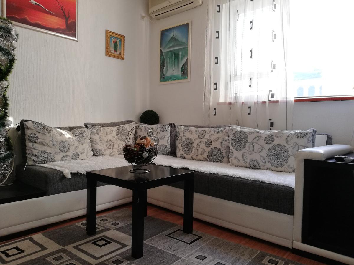 White Lily Of Apartment *